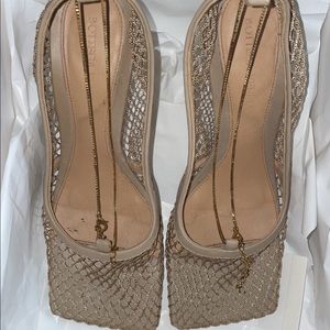 Bottega veneta beige stretch heels